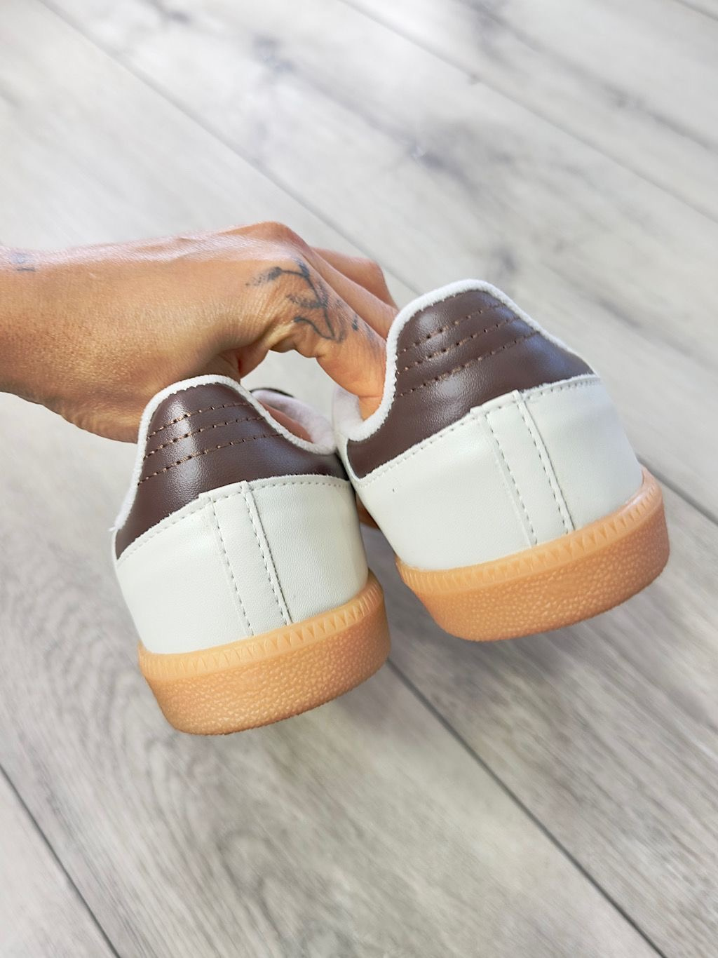 Samba Nude e Marrom