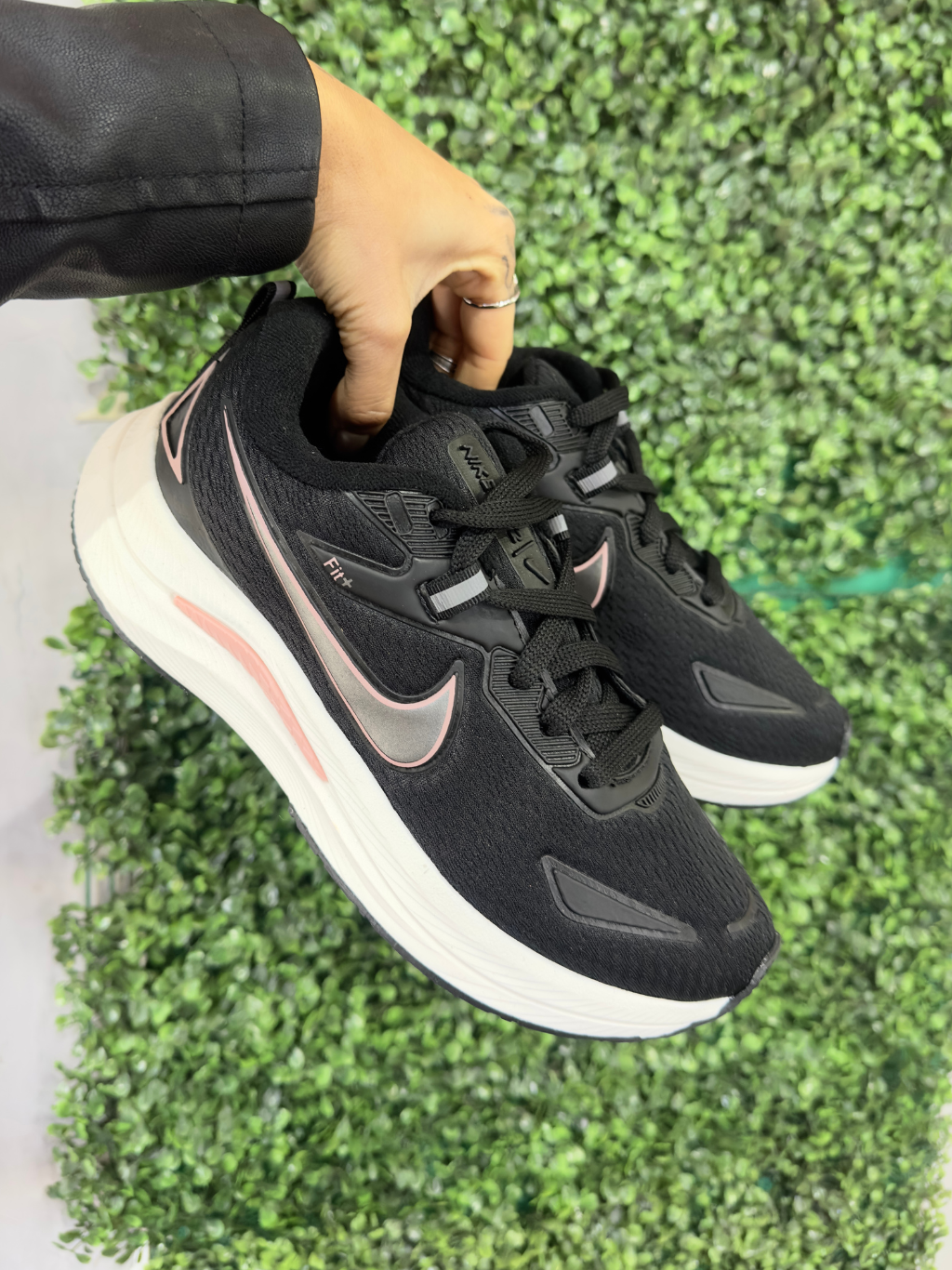 Nk Fit+ Preto e Rosa