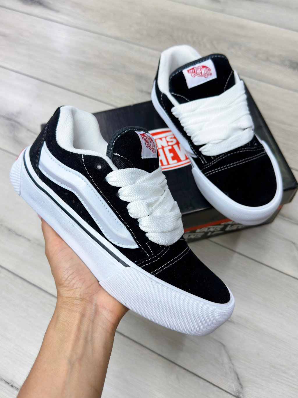 Knu Preto e Branco