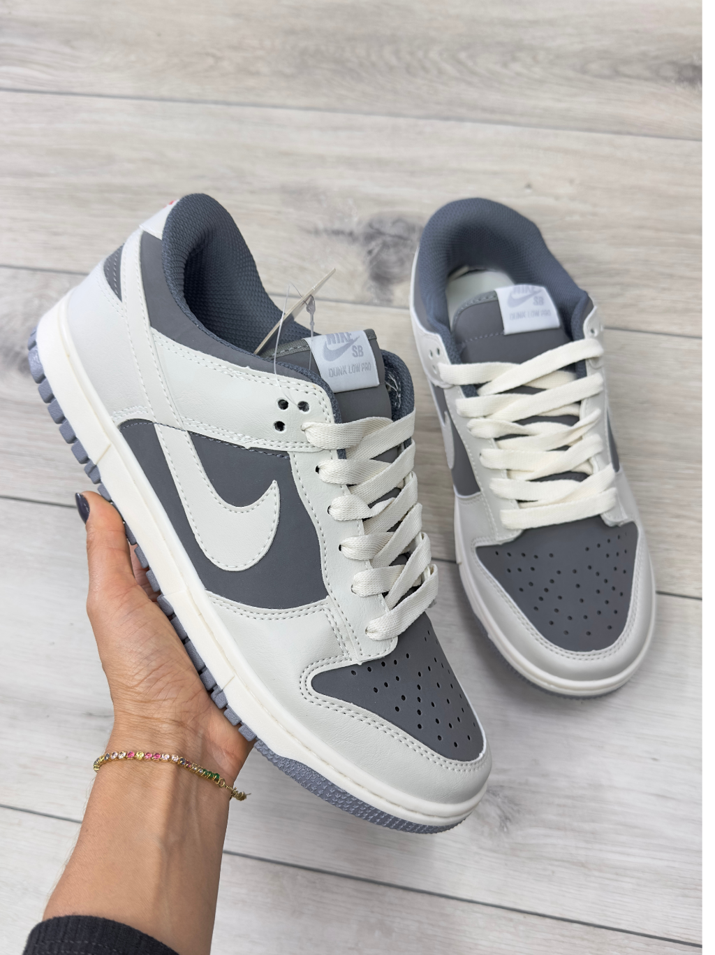 DK Low Grey White