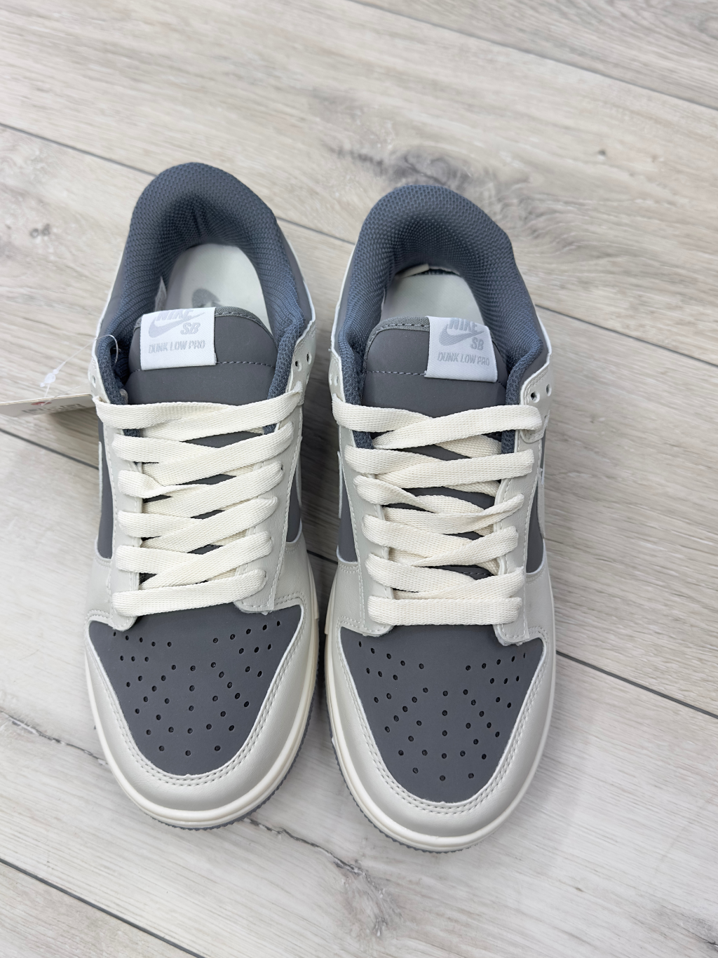 DK Low Grey White