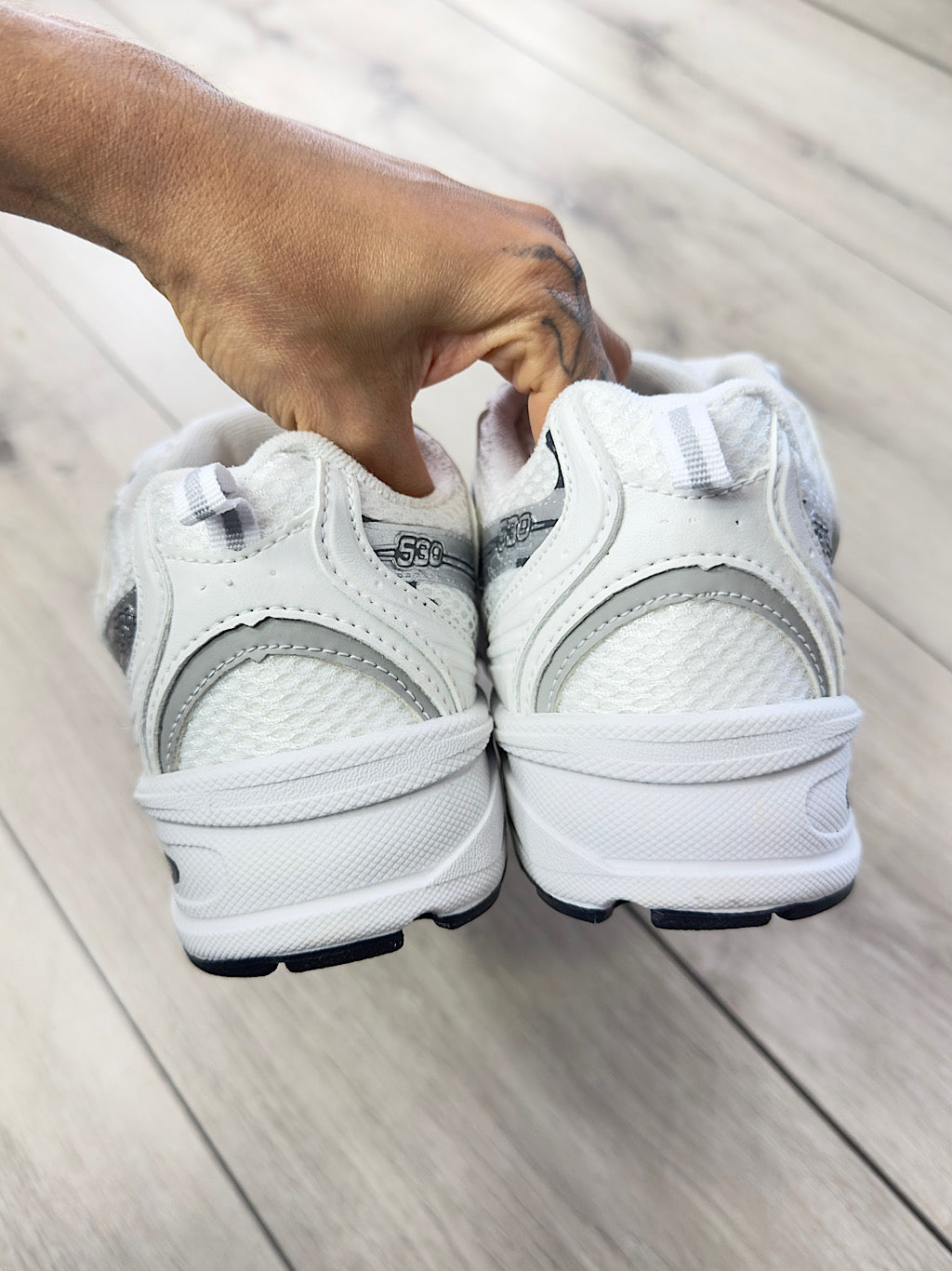 NB 530 Branco e Preto
