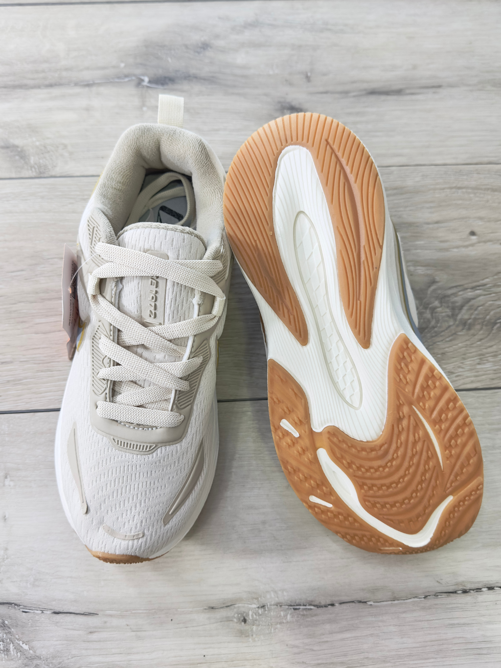 Nk Fit+ Bege e Dourado