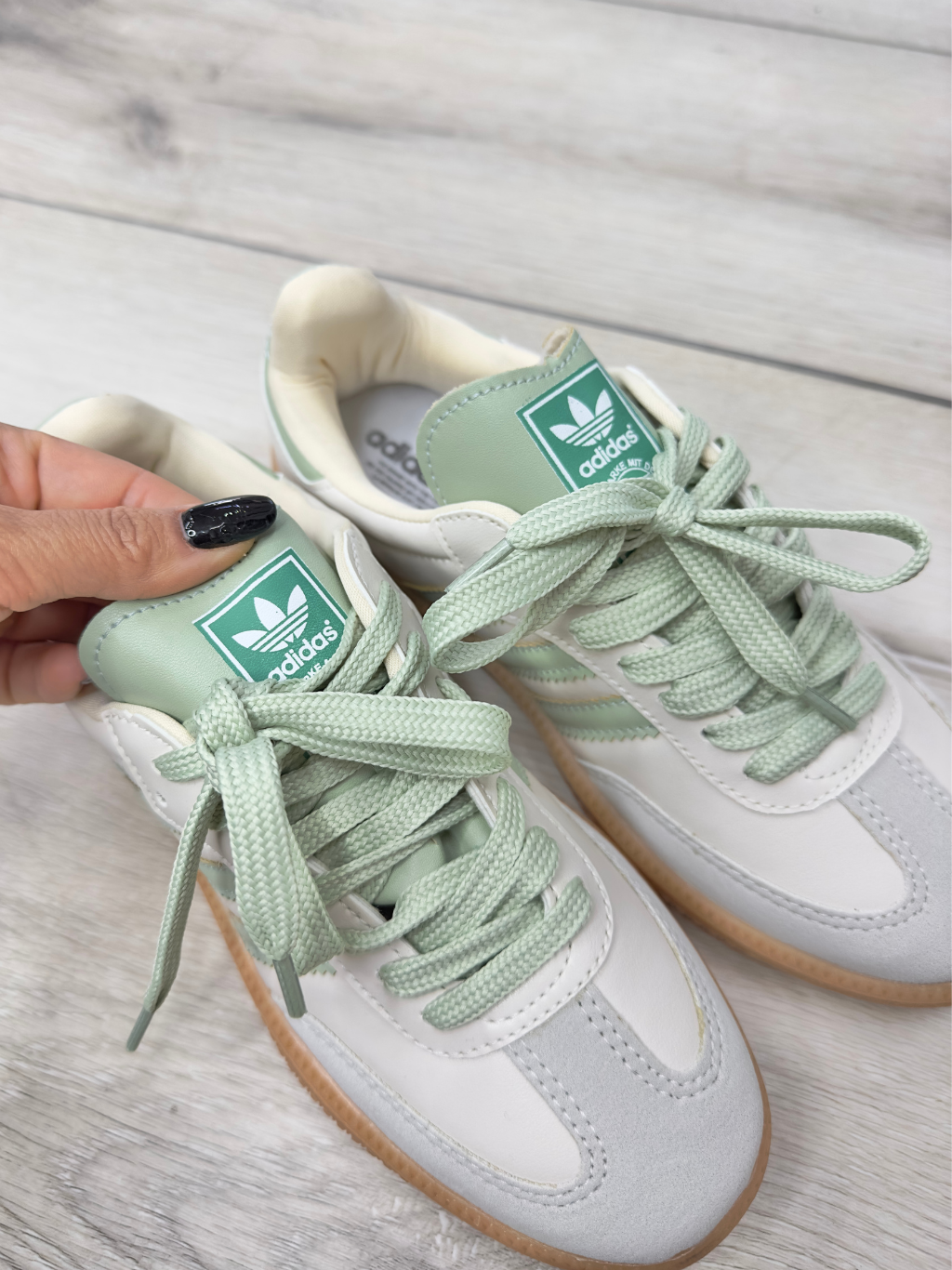 Samba Nude e Verde