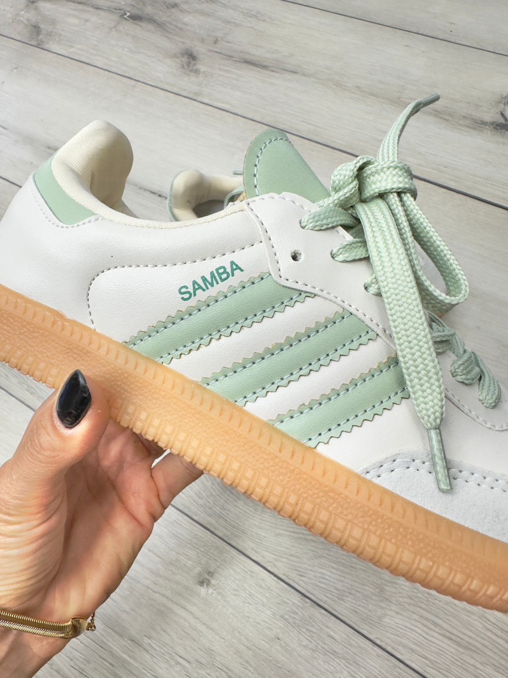 Samba Nude e Verde