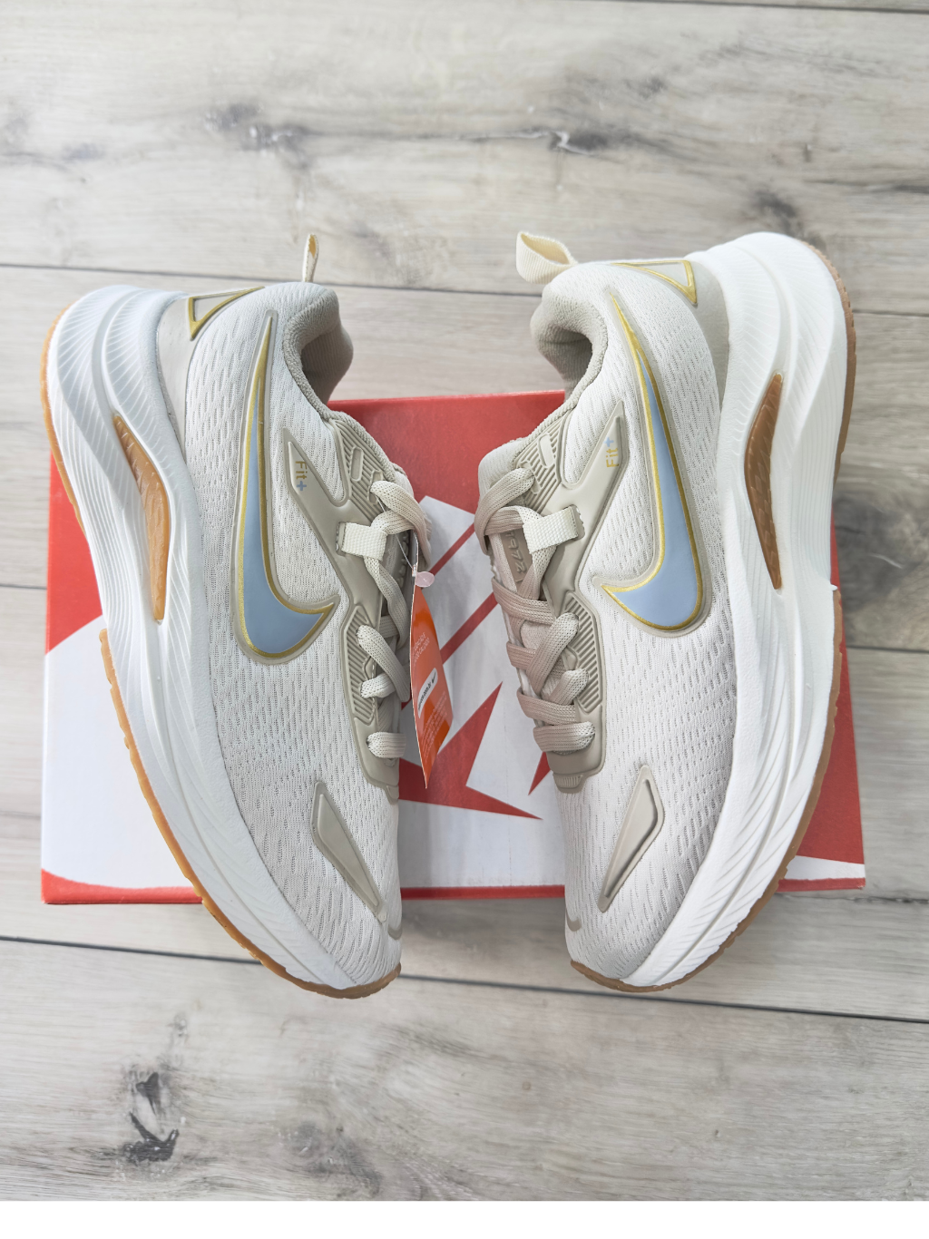 Nk Fit+ Bege e Dourado