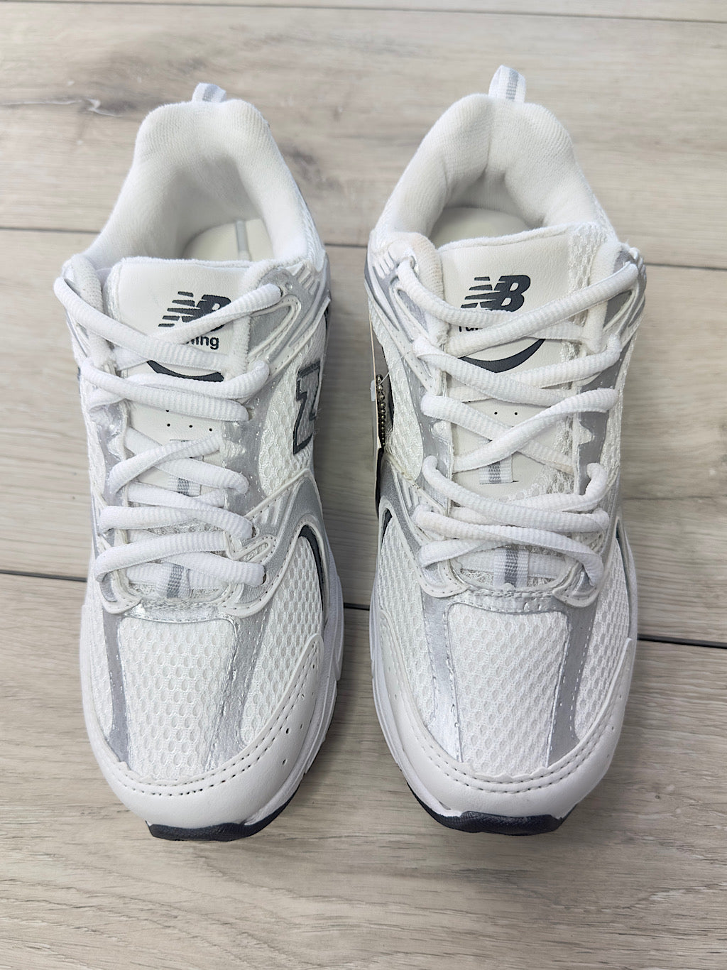 NB 530 Branco e Preto