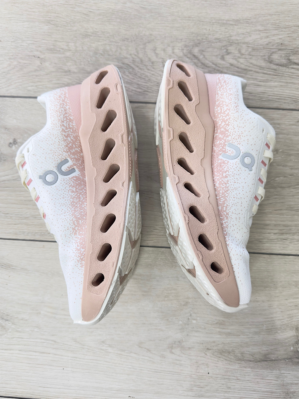 On Cloud Branco e Rose