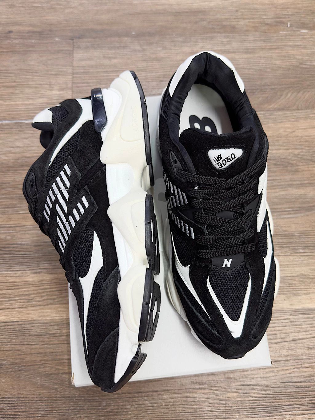 NB9060 Preto e Branco
