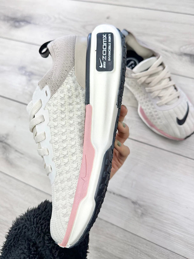 Zoom X FlyKnit Rose