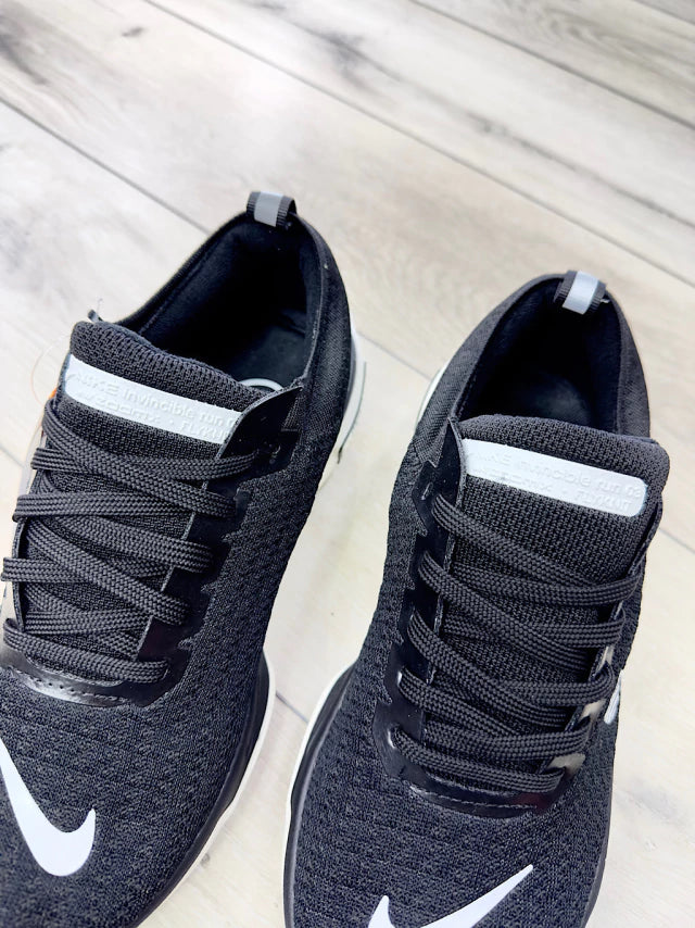 Zoom X FlyKnit Preto