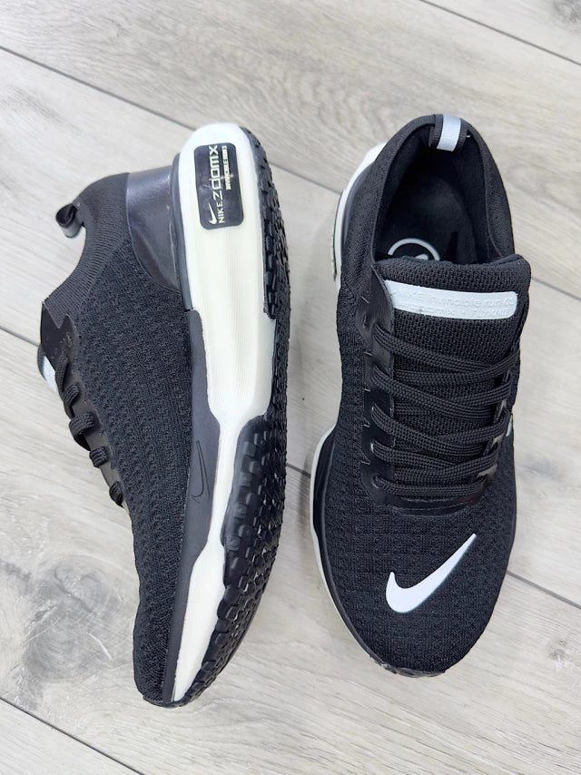 Zoom X FlyKnit Preto