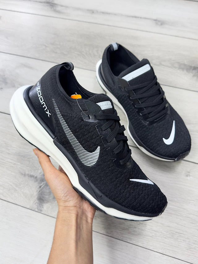 Zoom X FlyKnit Preto