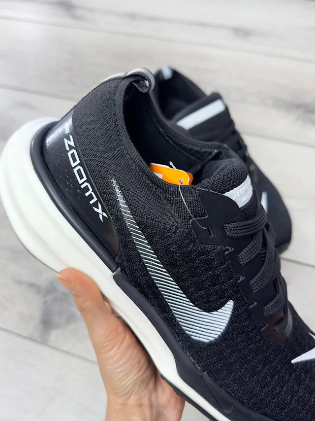 Zoom X FlyKnit Preto